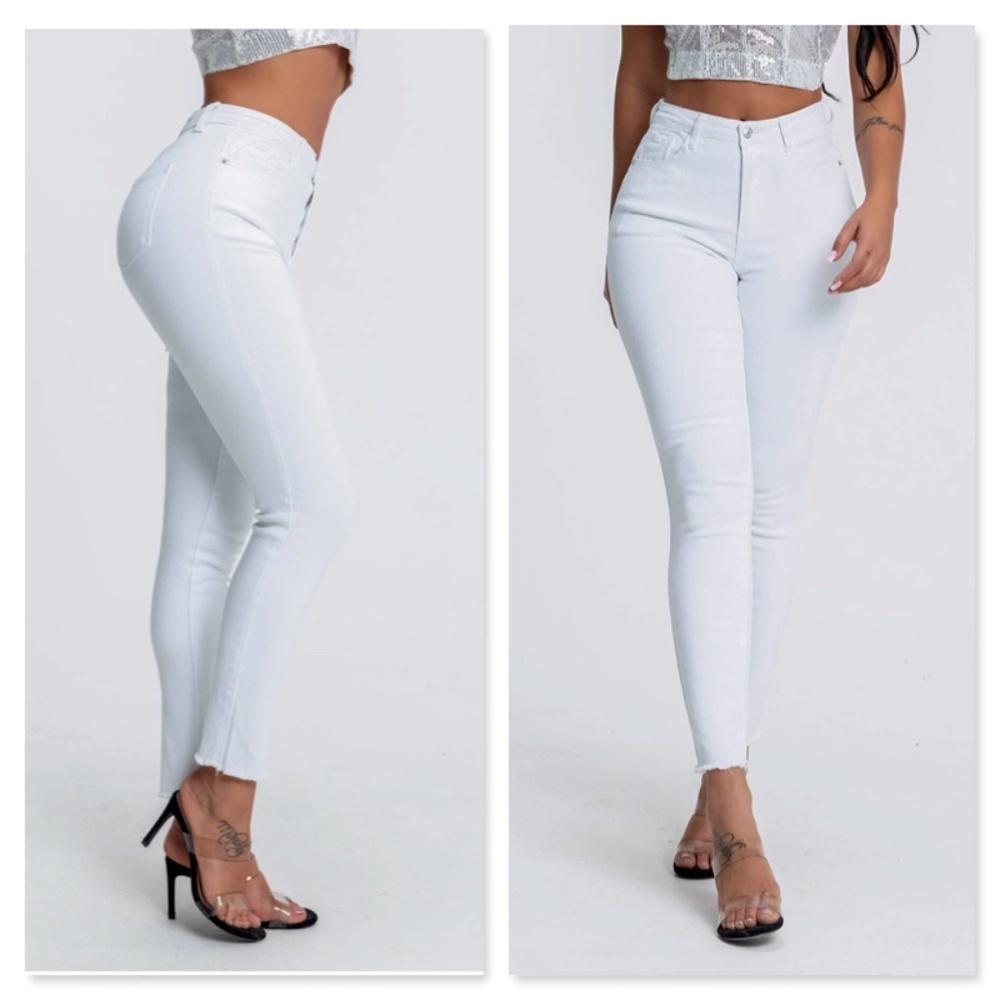 High Stretch White Skinny Jeans Raw Hem Zipper Fly  Buttons Pockets